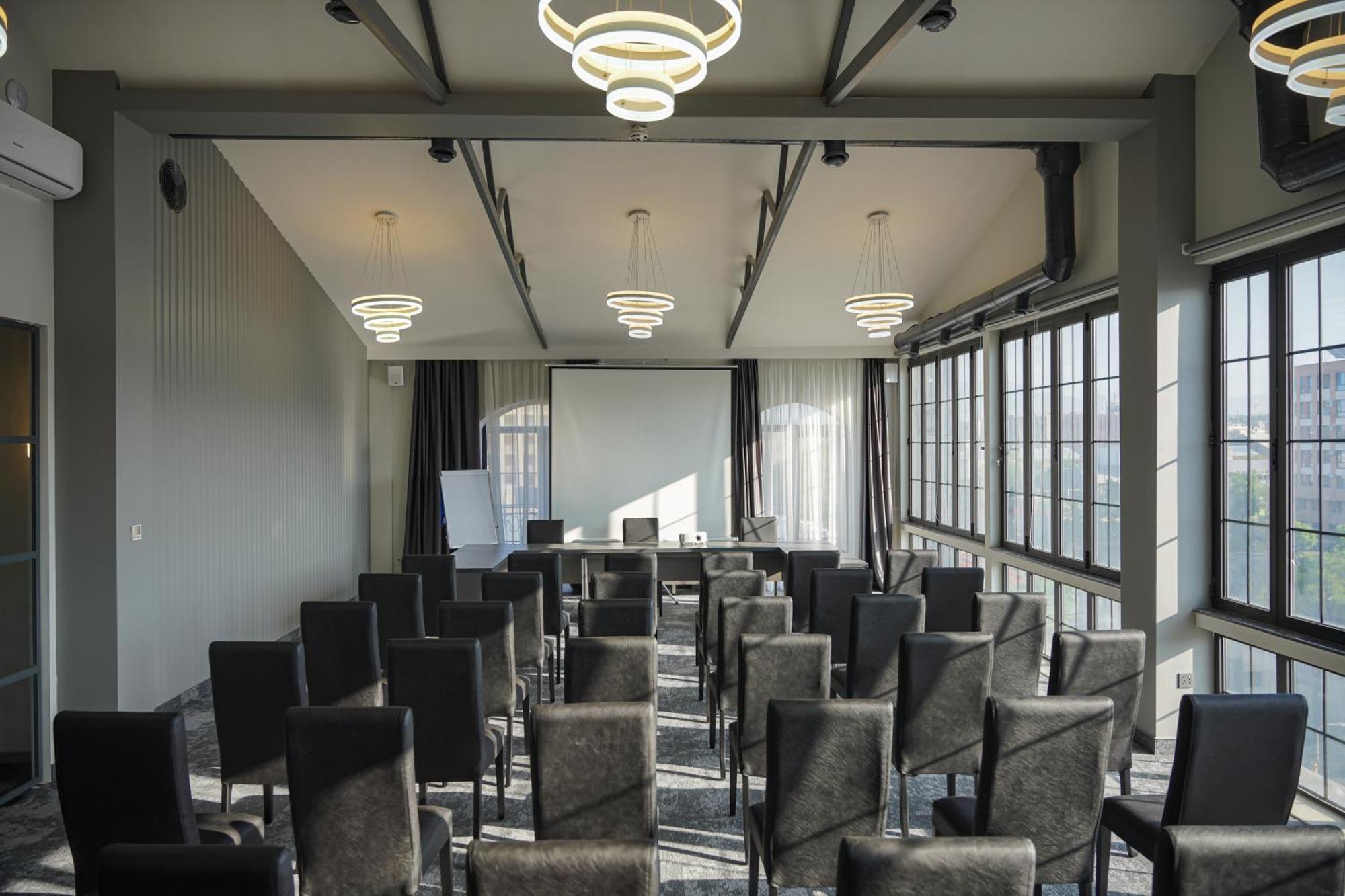 Dynasty Hotel & Spa Erevan Exterior foto
