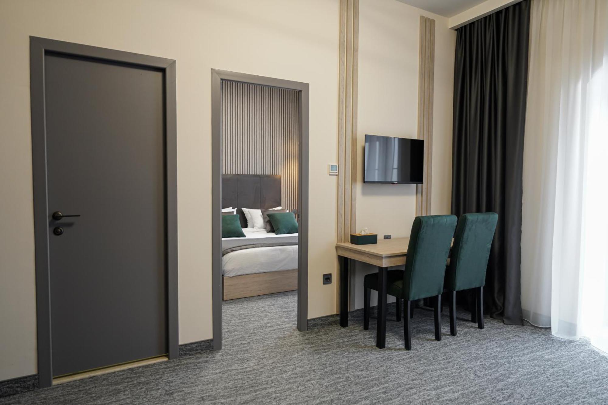 Dynasty Hotel & Spa Erevan Exterior foto