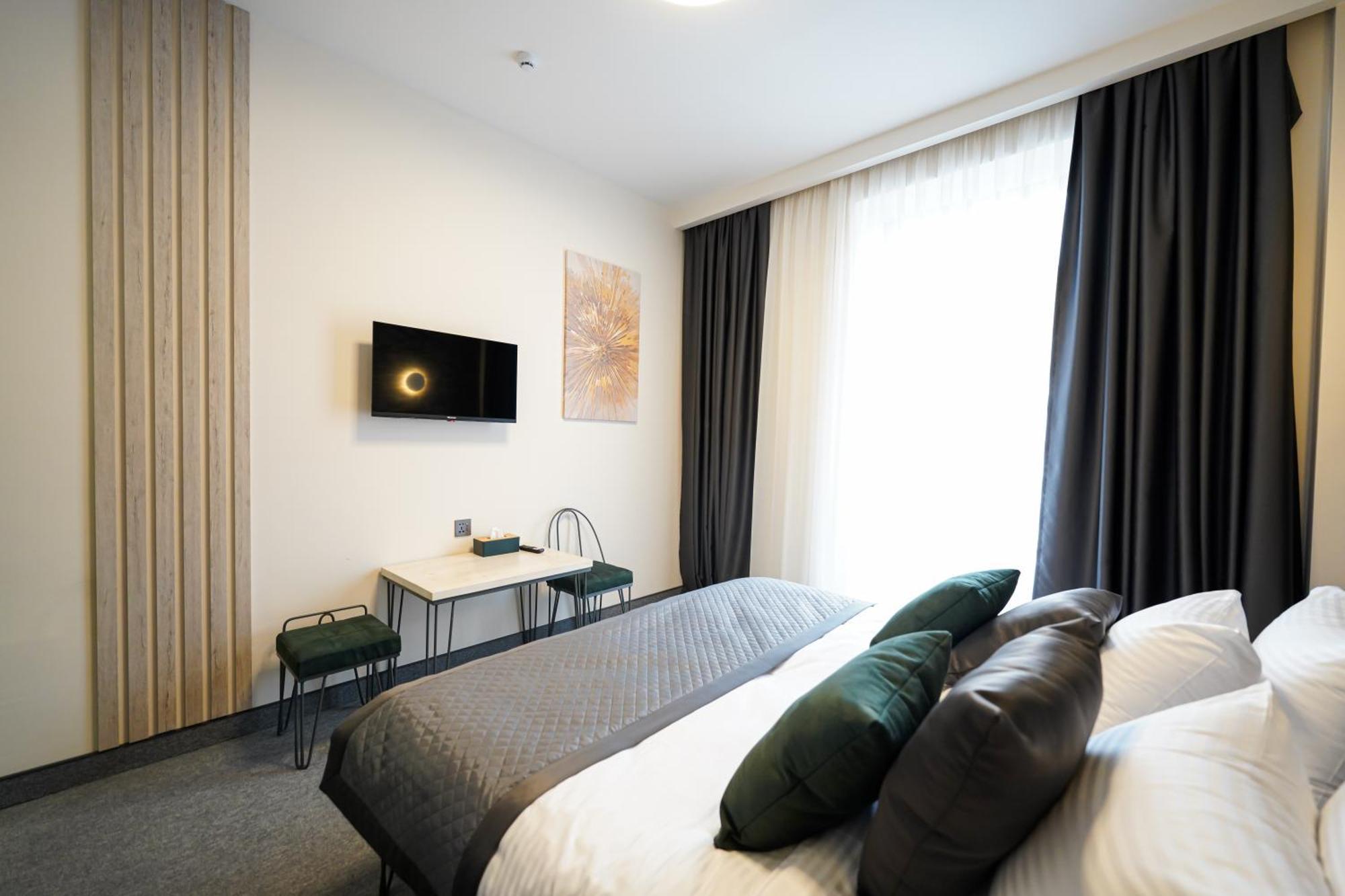 Dynasty Hotel & Spa Erevan Exterior foto