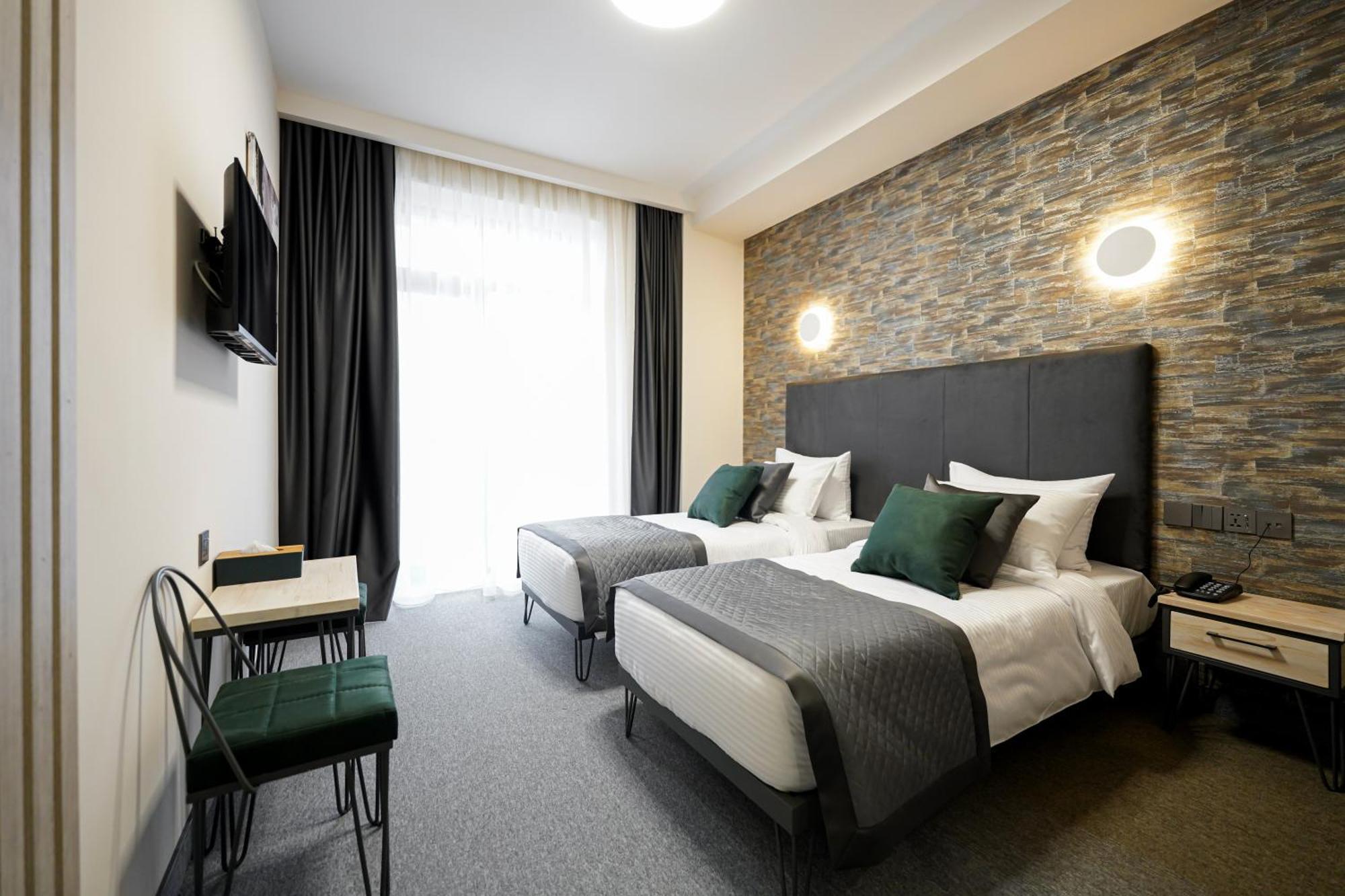 Dynasty Hotel & Spa Erevan Exterior foto