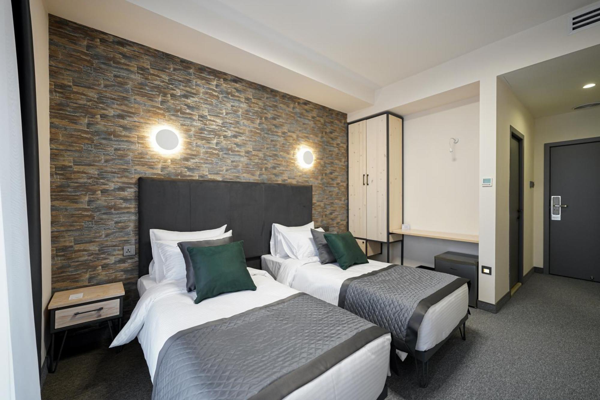 Dynasty Hotel & Spa Erevan Exterior foto